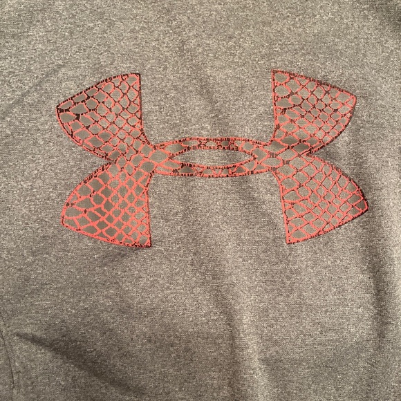 Under armour women’s hoodie. Size medium - Picture 2 of 4